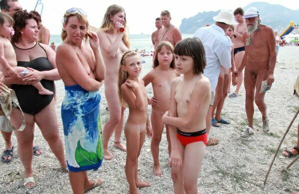 Purenudisn photo - Black Sea and bare rest