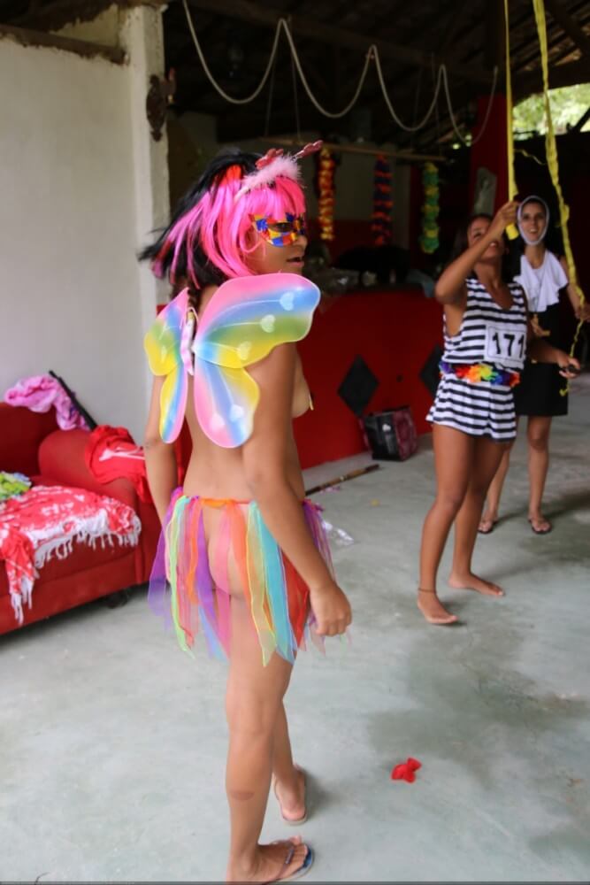 Tropical carnival photo gallery - Nudism contributes to the strengthening of psychological health