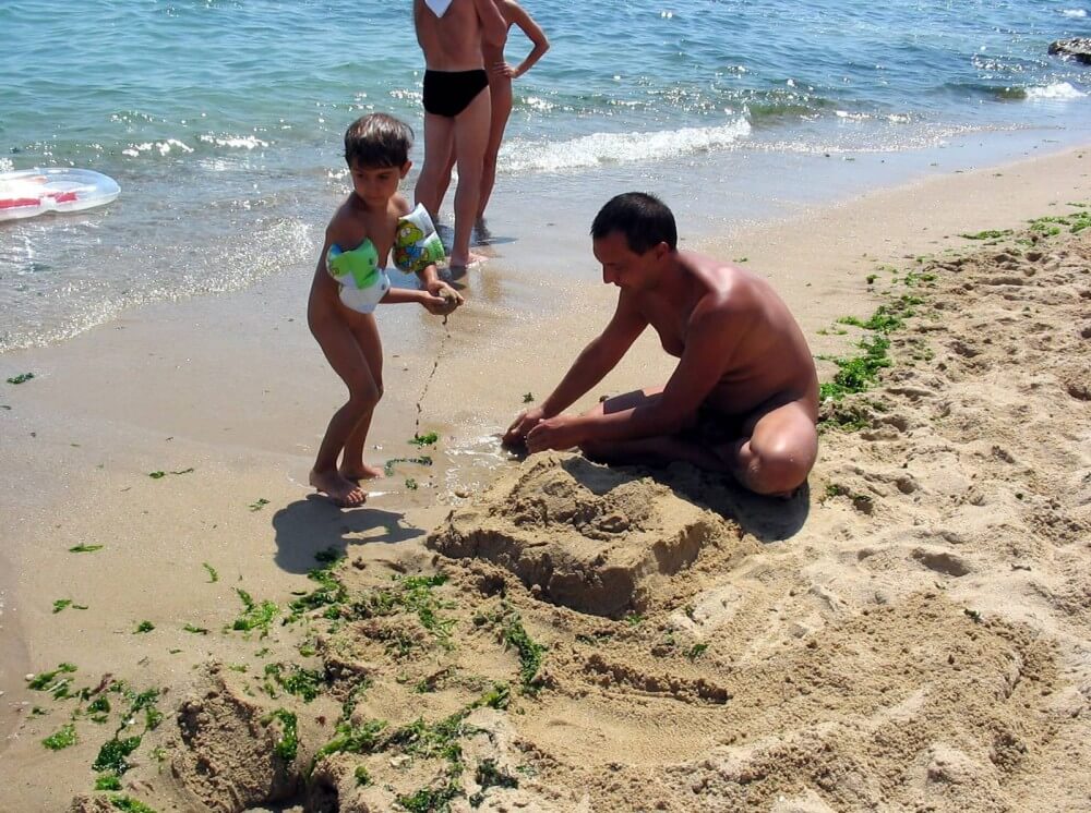 Bulgarian Sandy Paint Over - Accepting oneself fully is the foundation of naturism and nudism