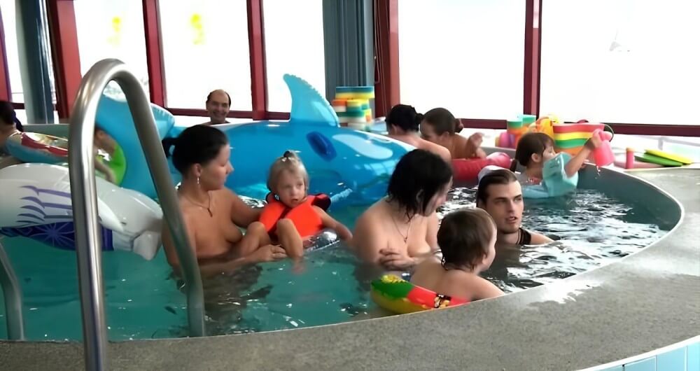Indoor Swim Exercise - The naked body is an expression of freedom