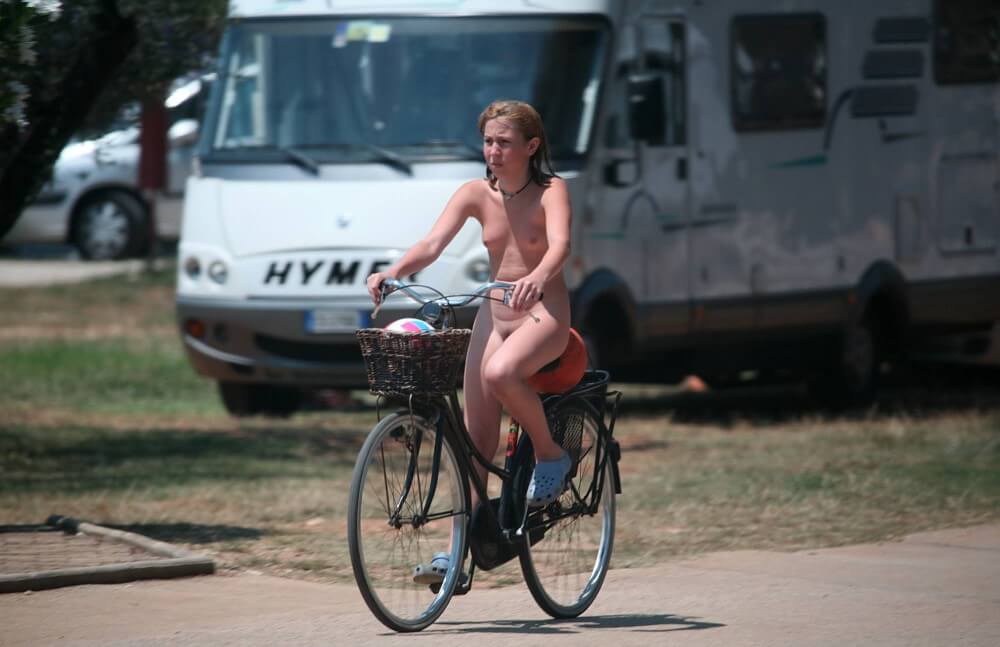 Leaving the Outdoor Site pics - Nudism helps people overcome their insecurities