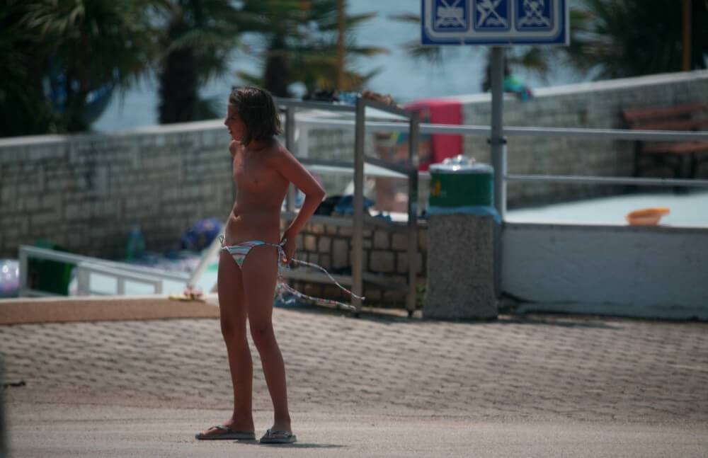 Naturist Pool Walkaround pics - Peoples perceptions of nudists