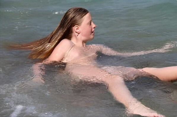 Turqoise Water Splash pics - People who participate in nude recreation seek psychological comfort