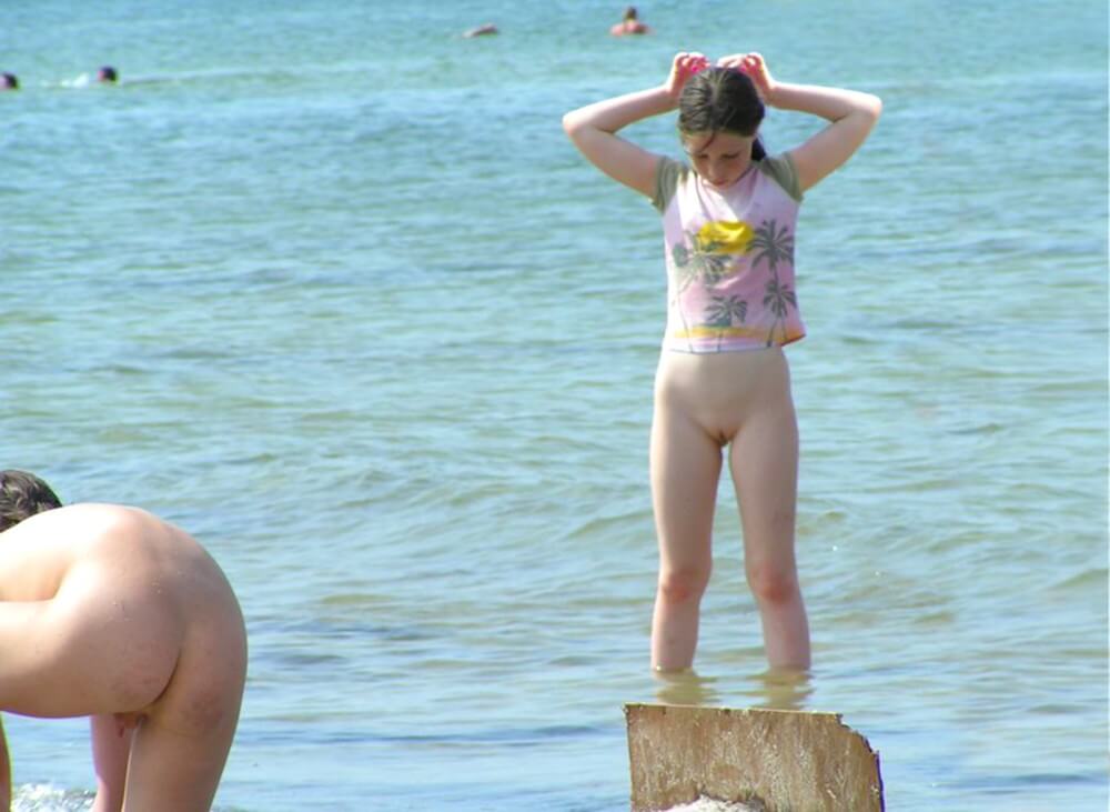 Crazy dirty girls - Living in harmony and tranquility is the goal of naturists