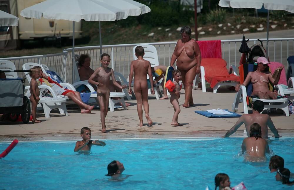 Naturist Afternoon Pool Games pics - It is a way to get closer to nature and its rhythms