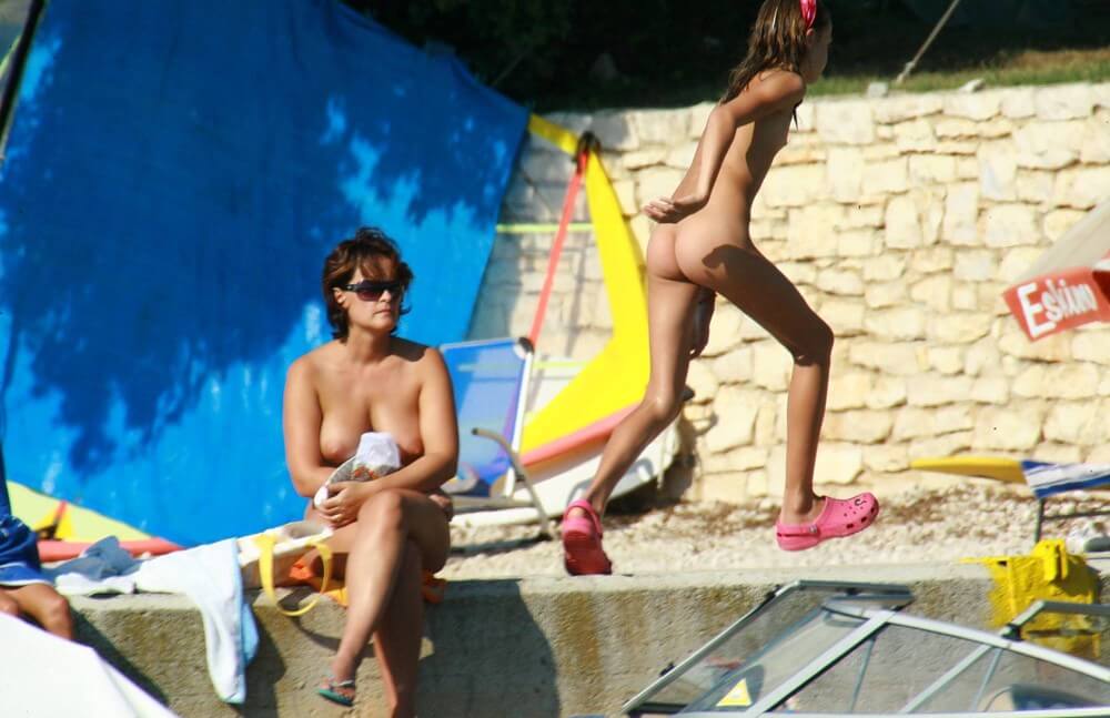 Bright Day Sun Tanning pics - Home naturism in all its glory