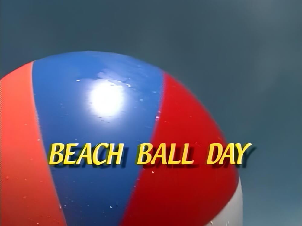 Enature- Beach ball day - Naturism teaches us to accept differences and imperfections without shame or insecurities