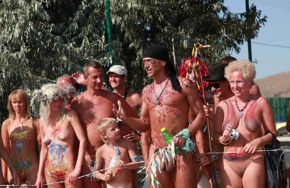 Naturist Day From Behind pics - Naturism as a protest against puritanical moral norms