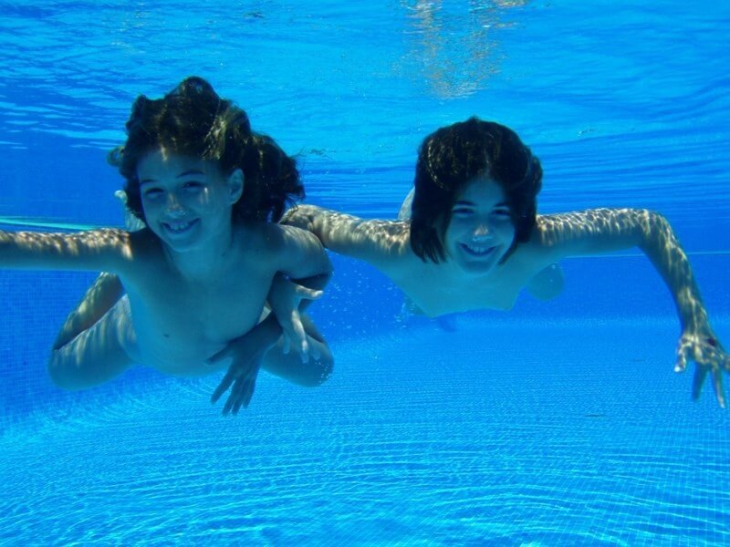 Nudism Shoot Observation photos - Naturism helps overcome fears and insecurities