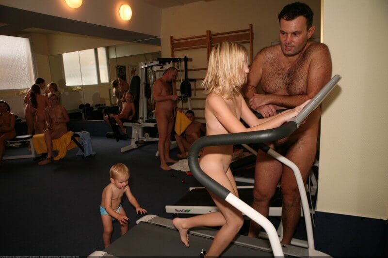 Record room naturists photos - They value respect for nature and the fully naked body