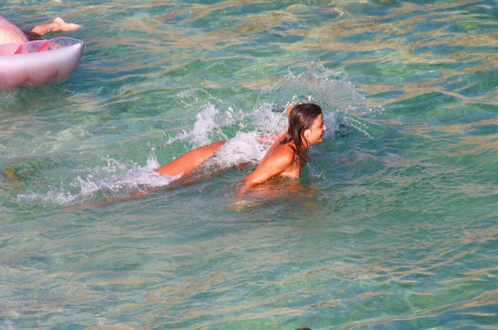 Ula FKK Teen Shore Run pics - Peace and tranquility as goals of the naturist life