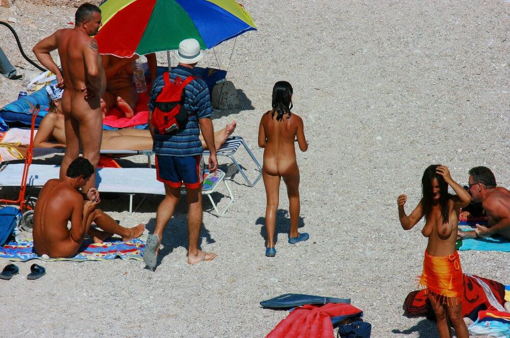 Uka FKK Beach Parenting Nudist beach pics - Nudity in nudism is a form of honesty with oneself