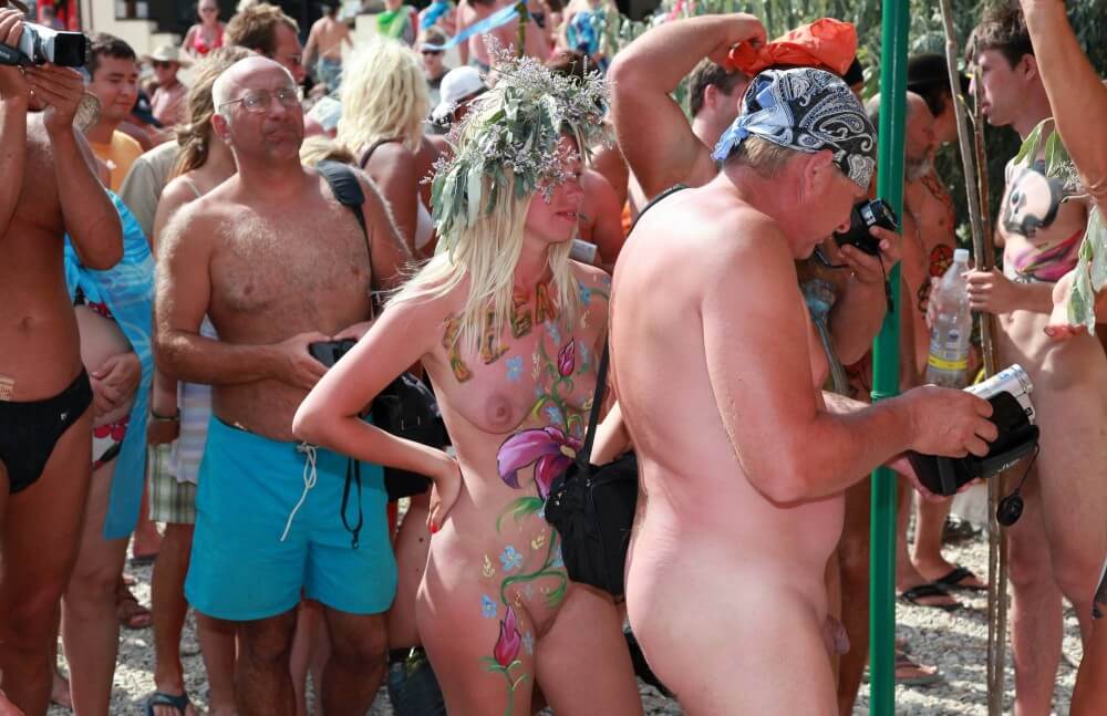 Neptune Painting Couple pics - Mutual respect is an important part of the naturist community