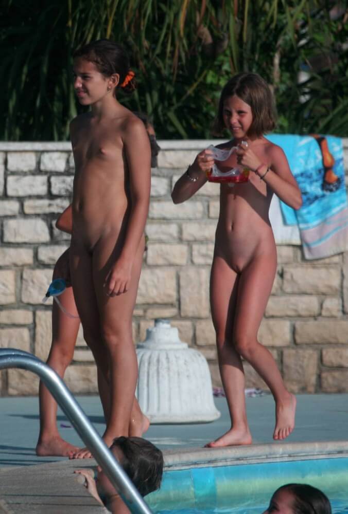 Two Poolside Nudist Girls pics - The culture of the free body