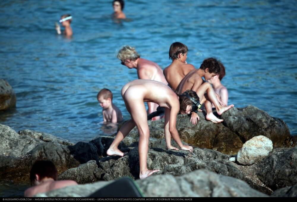 Summer day on the Black Sea photos - Naturism helps break free from body stereotypes