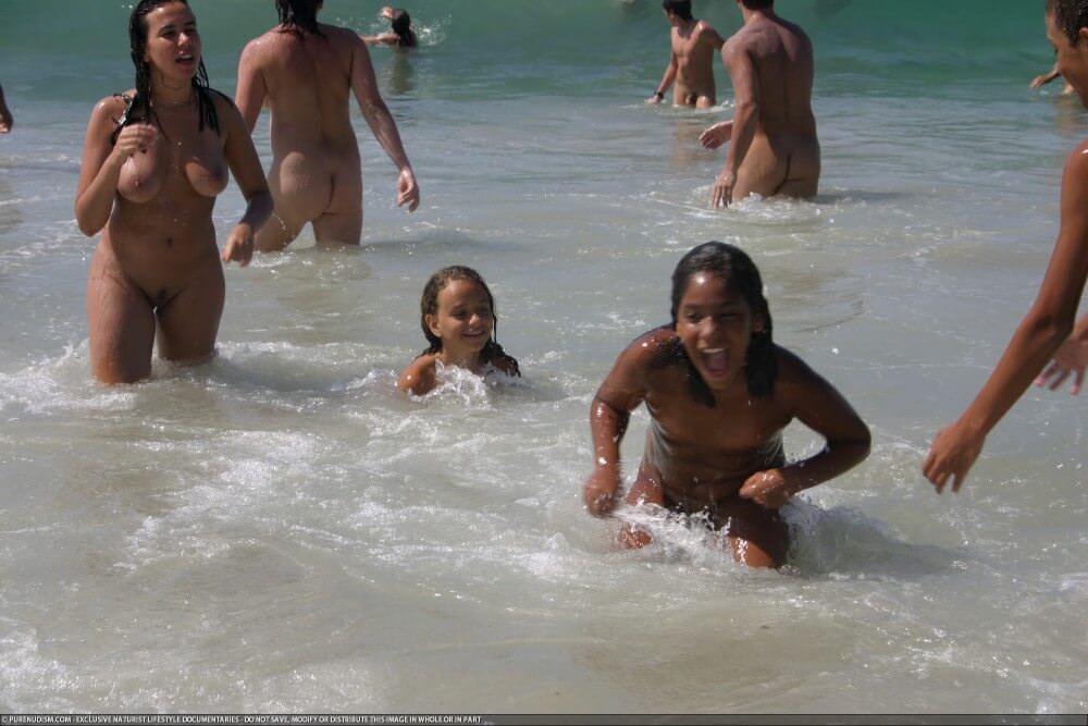 Brazil naturism photo set 4 - Naturism as a lifestyle and a way to connect with nature