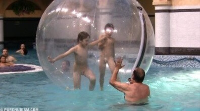 Aquatic Park Zone 1 - A well-known naturist center
